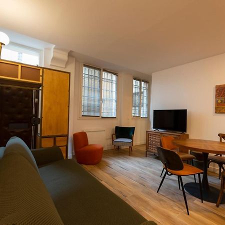 Au Pied De La Tour Appartement Parijs Buitenkant foto