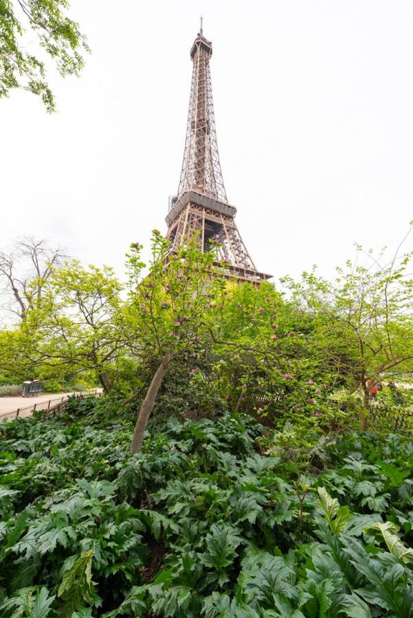 Au Pied De La Tour Appartement Parijs Buitenkant foto